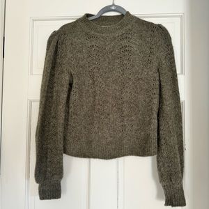 XiRENA Keely sweater in a pretty mossy green size XS.